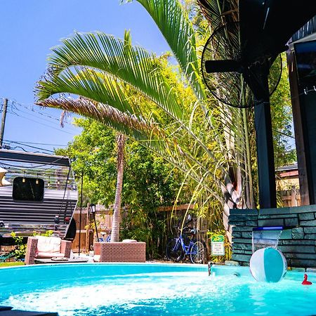 World Solo Travel'S Welcomed At St Pete Home St. Petersburg Exteriör bild